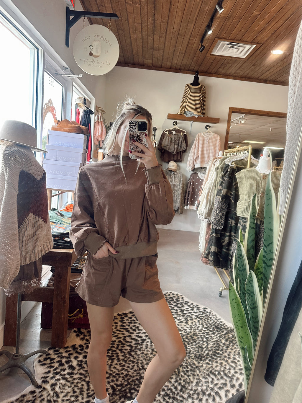 Cocoa Lace Mock Set